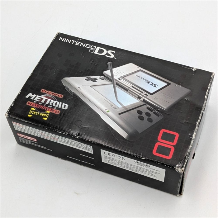 Nintendo DS - Platinum Silver - Metroid Prime Hunters Bundle - Console - SNR NEH10328682 (B Grade) (Used)