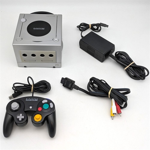 GameCube - Silver - Console - SNR DEF10107926 (B Grade) (Used)